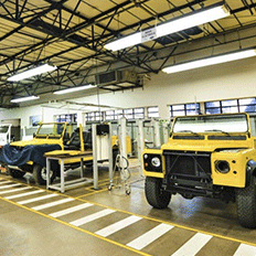 Jaguar Land Rover inaugura oficina de restauração em sua fábrica em Itatiaia (RJ)