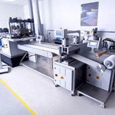 NIRI’s new pilot-scale meltblown machine manages and monitors all parameters