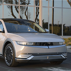 Montadoras adotam estratégia de criar marcas ou divisões dedicadas exclusivamente aos veículos elétricos