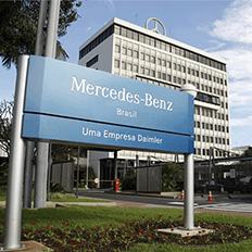 Mercedes-Benz do Brasil organiza diversas iniciativas junto aos seus colaboradores 