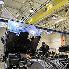 VW Caminhões e Ônibus anuncia a instalação da Baterias Moura em seu complexo industrial 