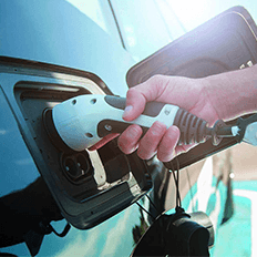 Diversas empresas do setor de autopeças fazem projeções e investimentos no futuro elétrico