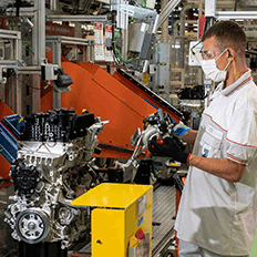 Stellantis entrará na era da eletrificação com sistemas híbridos e elétricos fabricados no Brasil 