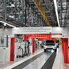 Jaguar Land Rover comemora cinco anos de produção em sua fábrica no Rio de Janeiro