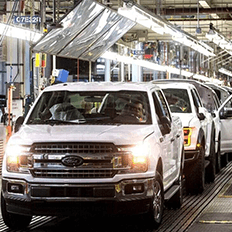 Ford planeja enviar seus veículos semiprontos para depois receberem as peças que estão faltando