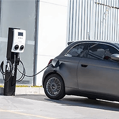 WEG anuncia estações de recarga para o novo veículo elétrico 500e da Fiat