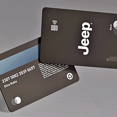 Jeep lança um cartão de crédito produzido com plásticos que foram retirados do mar