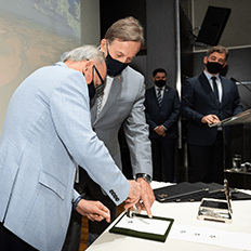 Itaipu lança selo comemorativo em homenagem aos 24 milhões de árvores plantadas