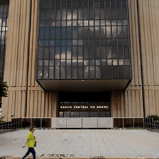 IPCA sobe de 10,12% para 10,15% neste ano