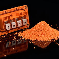 Corantes da LANXESS agora inclui cores sinalizadoras para a indústria de plásticos