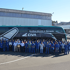 Marcopolo comemora a produção do seu veículo número 450 mil