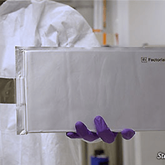 Stellantis e Factorial Energy anunciam um acordo para desenvolvimento de tecnologia de baterias sólidas