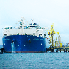 Excelerate Energy inicia o serviço de produção de gás natural  