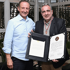 Presidente do Sindirepa recebe comenda da Ordem do Mérito Industrial