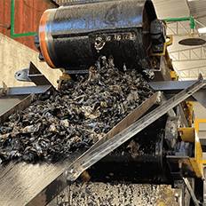 Com milhões de veículos sucateados, Brasil precisa reciclá-los urgente