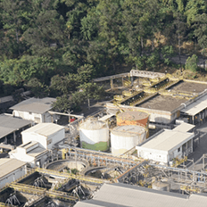 Água é multifuncional na siderurgia e metalurgia e 96,5% recirculada