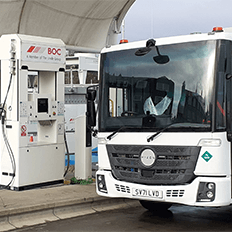 Primeiro veículo de coleta de lixo movido a hidrogênio 