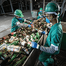 Vidro é 100% reciclável infinito e se transforma em novo produto sem perder qualidade ou pureza