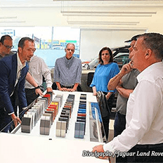 Jaguar Land Rover dá início ao projeto de descarbonização de sua rede de concessionárias