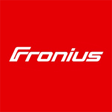 Solução da Fronius que fornece eletricidade produzida a partir da luz solar de dia e de noite