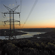 Desempenho de isoladores em linhas de transmissão e distribuição de energia