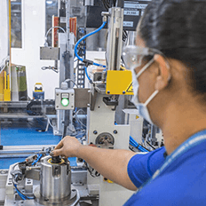 Eaton chega aos 65 anos de operação no Brasil