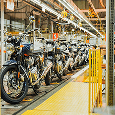 Royal Enfield inaugura a sua primeira linha de montagem no país