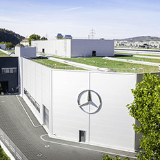 Mercedes-Benz investirá bilhões de dólares nos próximos anos na modernização de suas fábricas 