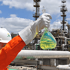 Petrobras produz novo lote de 5,8 milhões de litros diesel com 5% de conteúdo renovável chamado Diesel R5 