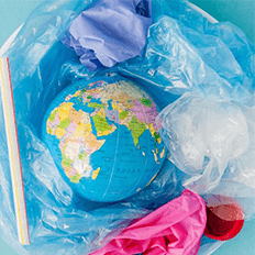 O crescente cenário da poluição plástica tem sido uma preocupação global nos últimos anos