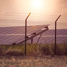 A importância dos cercamentos para a segurança das placas de energia fotovoltaica
