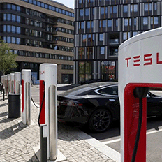 Sistema de carregamento da Tesla será adotado pela BMW e Toyota a partir de 2025