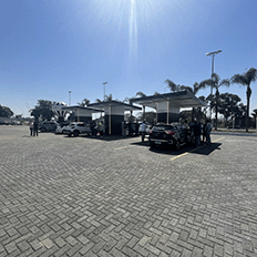 Carros eletrificados importados passam a ser taxados com o Imposto de Importação