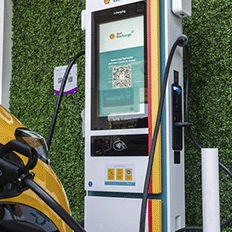 Raízen Power fecha parceria com a Indigo para expansão da rede de carregamento de veículos elétricos  