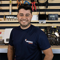 Engehall Elétrica fecha contrato com duas grandes empresas: a WEG e a Blumenau Iluminação