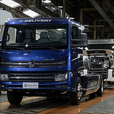 Volkswagen Caminhões e Ônibus comemora 30 anos da família de ônibus Volksbus