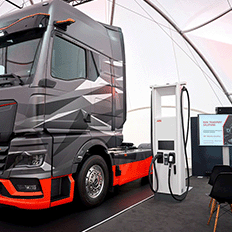 MAN e ABB E-mobility assinam acordo de cooperação para colaboração técnica