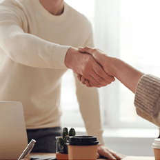 Contratar e pagar ONGs para realizar jobs ou projetos na área Social