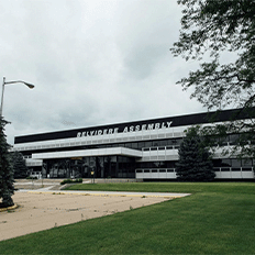 General Motors e Stellantis aumentam a produção de carros elétricos