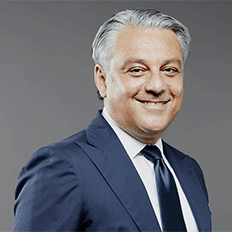 CEO da Renault afirma que o prazo estipulado para eletrificação de veículos novos é algo muito complicado 