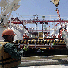 Petrobras realiza uma venda de combustível marítimo com conteúdo renovável para abastecimento de navio na costa brasileira