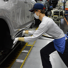 Toyota corta seus planos de produção de veículos elétricos para 2026 em um terço