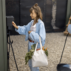 Infraestrutura de recarga acelera no país e apresenta crescimento de 179%