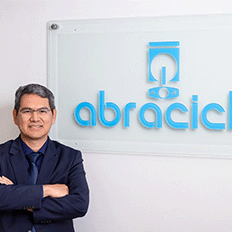 Presidente da Abraciclo fala sobre estratégias que fizeram montadoras superar gargalos logísticos em 2024