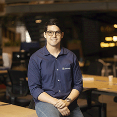 A indústria de base desempenha um papel importante no desenvolvimento econômico de qualquer nação