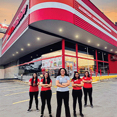 É importante destacar como a presença feminina no setor automotivo tem crescido no Brasil