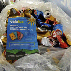 Separação dos resíduos sólidos produzidos em casa ou no ambiente de trabalho gera descontos