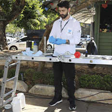 Cetesb realiza uma ação de verificação de veículos e orientação de condutores na Ceagesp 