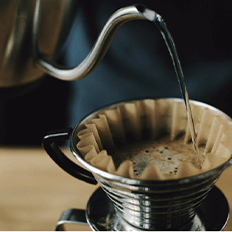 A escolha do filtro de papel influencia no sabor do café