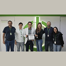 Schneider Electric foi diplomada com Moção de Louvor em reconhecimento à conquista do selo de Fábrica Zero CO2 